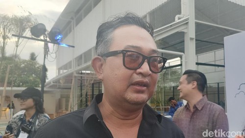 Ketua GIPI Bali Ida Bagus Agung Partha Adnyana saat ditemui detikBali di Seminyak Square, Badung, Rabu (26/6/2024). (Ni Made Lastri Karsiani Putri/detikBali)