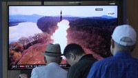 Laporan kantor berita resmi Korsel, Yonhap News Agency, yang mengutip sumber militer setempat menyebut rudal yang gagal diluncurkan Pyongyang itu tampaknya rudal hipersonik yang sedang diuji coba. Korut terakhir kali meluncurkan rudal dari wilayahnya pada 30 Mei lalu.