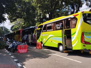 Ini Lokasi Parkir Resmi Bus Pengunjung Istiqlal, Ada Petugas yang Jaga