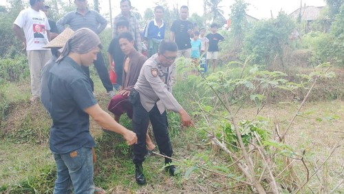 Lokasi penemuan bayi perempuan di sawah Dusun Nanang, Desa Janapria, Lombok Tengah, Rabu (26/6/2024). (Dok. Polres Lombok Tengah)