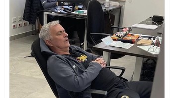 Melihat generasi emas Inggris di bawah arahan Gareth Southgate malah bikin ketiduran. Foto: Twitter