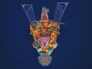 Mengintip Jackup Rig di Laut Jawa