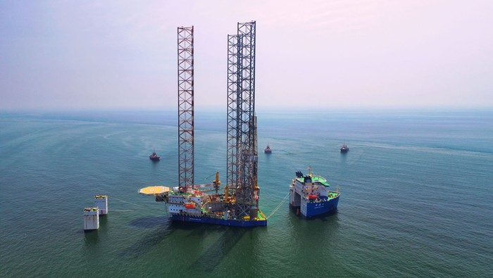 Mengintip Jackup Rig di Laut Jawa Mengintip Jackup Rig di Laut Jawa