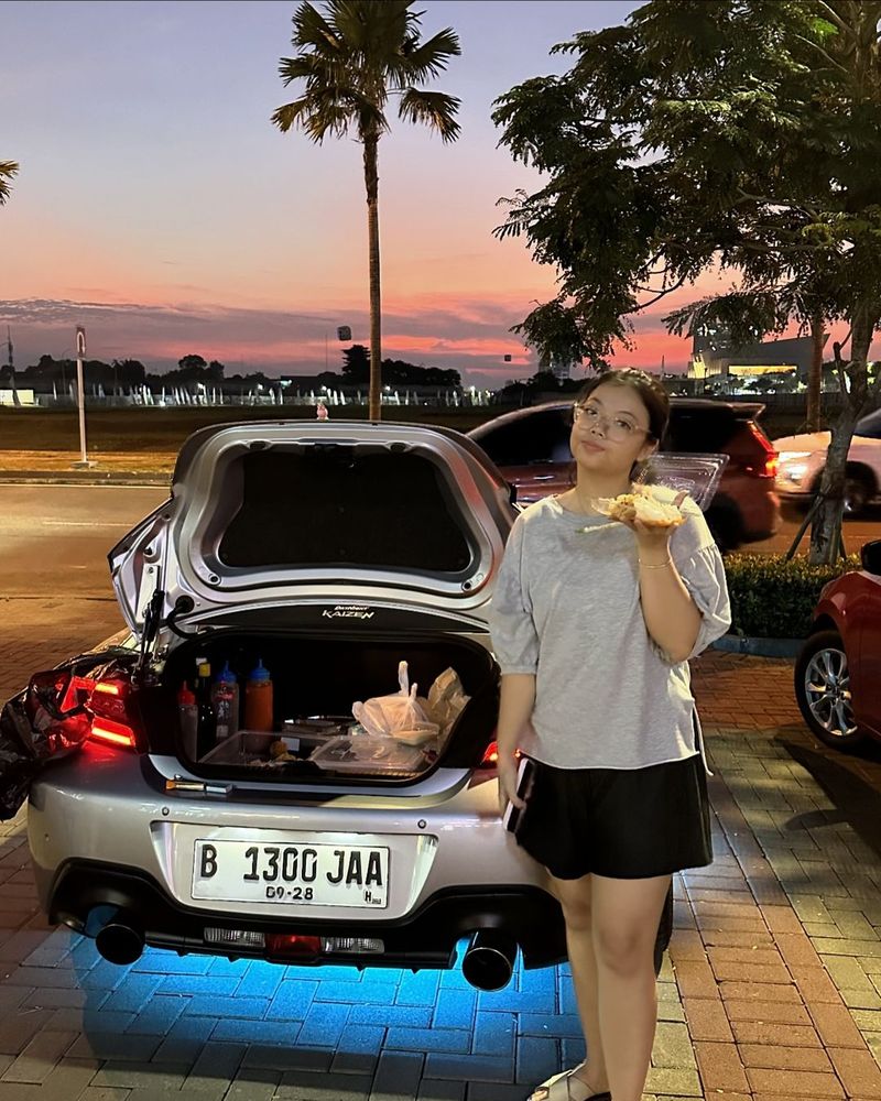 Mewah! Jualan Cicongfan pakai Mobil 2 Pintu seharga Rp 850 Juta