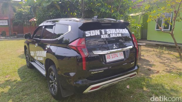 Mobil Mitsubishi Pajero milik pribadi Kepala SDN 1 Sirahan Kecamatan Salam, Kabupaten Magelang yang sempat viral di media sosial.