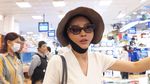 Nikmat! Sarwendah Cicip Kepiting Raksasa di Korea Bareng 3 Anaknya