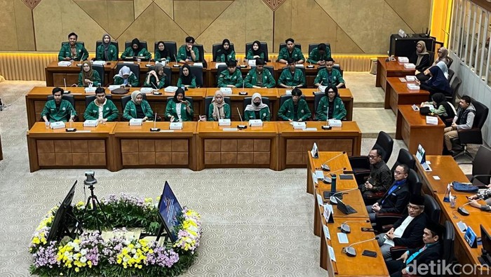 iskusi Publik Fraksi PAN DPR RI ‘Polemik Pemberian Izin Pengelolaan Tambang Untuk Ormas Keagamaan’ di Gedung DPR RI, Jakarta Pusat, Rabu (26/6/2024).