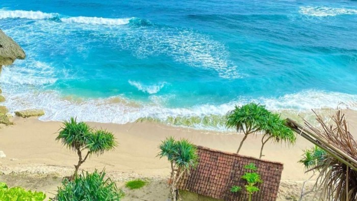 Pantai Sanglen, Gunungkidul. Foto diunggah pada Rabu (26/6/2024).