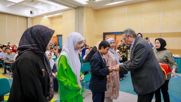 Pemkot Tangsel Beri Bantuan Biaya Pendidikan ke 5 Ribu Siswa (dok.ist)