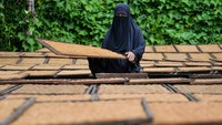 Kementerian Keuangan mencatat, realisasi penerimaan Cukai Hasil Tembakau (CHT) per Februari 2024 mencapai Rp 39,5 triliun atau mengalami penurunan sebesar 6,6 persen.