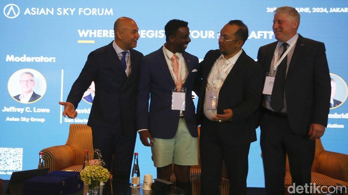Pertumbuhan Industri Penerbangan Non-Airline Dibahas di Jakarta

Asian Sky Forum : Business Aviation 2024 digelar di Hotel ShangriLa, Jakarta. Forum ini membahas pertumbuhan industri penerbangan non-airline.