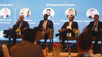 David Colindres San Marino Aircraft Register, Kyle James Bermuda Civil Aviation Authority, Rendra Darmakusuma CEO Jetset dan Simon Bambridge TAG Aviation saat menjadi pembicara dalam acara Asian Sky Forum di Jakarta, Rabu (26/6/2024). 