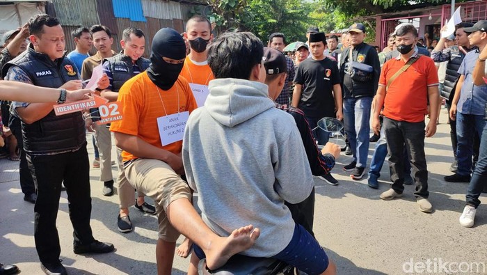 Rekonstruksi pengeroyokan pesilat Sidoarjo hingga tewas