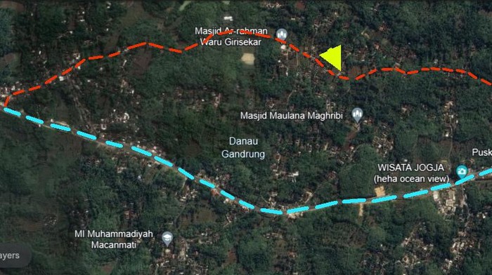 Rute Panglima Sudirman (RPS) di Panggang, Gunungkidul. Garis biru merupakan RPS melewati JJLS, sementara garis merah RPS melewati Waru.