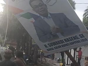 Baliho Bacalon Bupati Soppeng Dibongkar Pemkab, Pemilik Reklame Protes