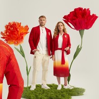 SpanyolSeragam Olimpiade untuk Spanyol dari brand Joma hadir dengan desain yang sederhana tapi berkesan dengan pilihan warna mencolok. Spanyol memadukan warna merah, oranye, juga kuning yang menarik perhatian.Foto: Instagram