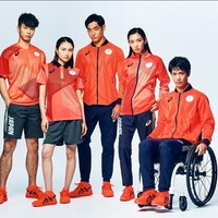 JepangJepang merilis seragam Olimpiade yang terinspirasi dari negara Prancis. Rangkaian busana yang bekerjasama dengan Asics ini hadir dengan warna matahari terbenam Paris.Foto: Instagram