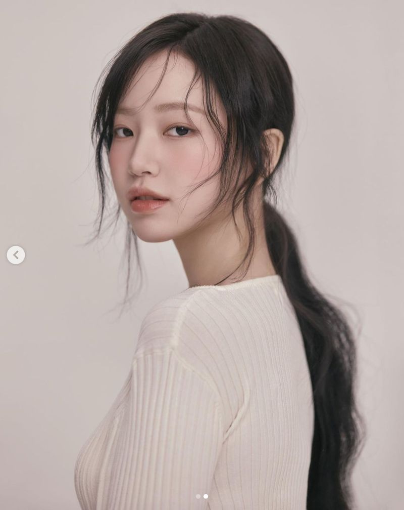 Stephanie, influencer yang digosipkan pacar Byeon Woo Seok