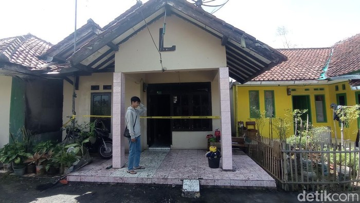 Suasana lokasi kejadian kebakaran di Jamanis Tasikmalaya.