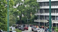 Bahkan antrean pengunjung Pasar Indonesia di Belanda mengular sampai trotoar jalan.