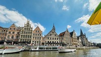 Cantiknya deretan bangunan kuno yang terawat baik di Kota Gent.