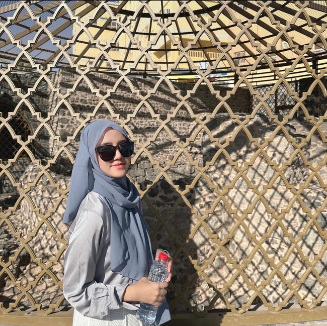 Bahkan ayah Wirda Mansur, Yusuf Mansur telah memberikan tanggapan terkait kedekatan Sabda Ahessa dengan putrinya. Pada sebuah wawancara Yusuf Mansur yang ditanya munculnya Sabda Ahessa dalam unggahan anaknya menyebutnya sebagai mantu. Foto: Instagram