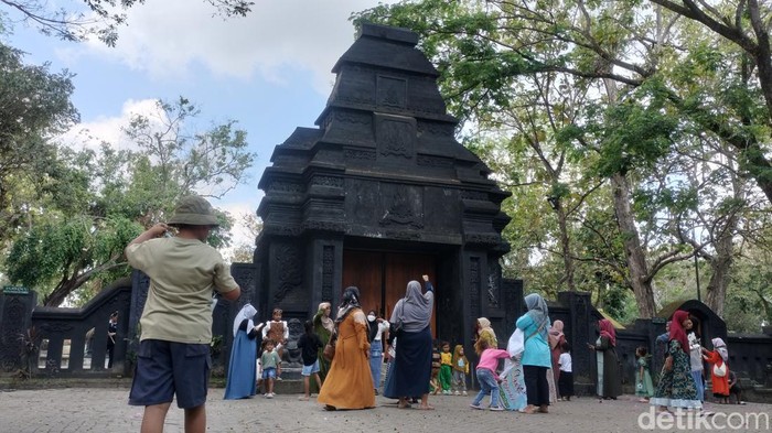 Wisata Kayangan Api Bojonegoro