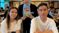 Tak sedikit juga momen kulineran Zita Anjani dengan beberapa tokoh politik terkenal, seperti bersama dengan Gibran Rakabuming Raka dan Selvi Ananda. Foto: Instagram @zita_anjani