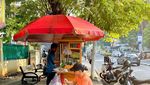 Gaya Zita Anjani Jajan Bubur Ayam Kaki Lima hingga Restoran