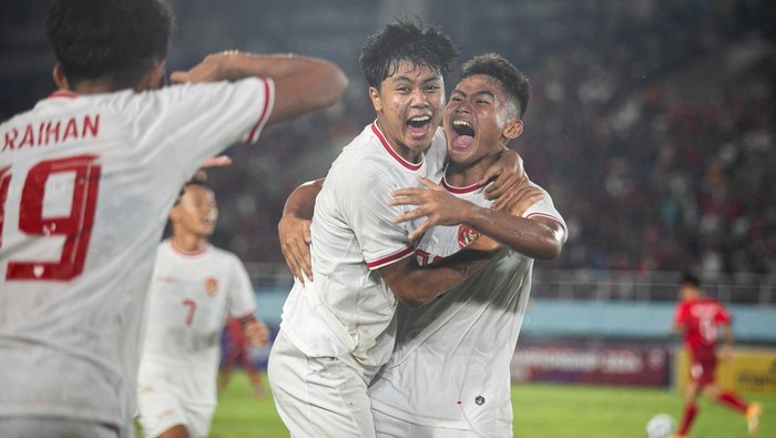 Indonesia memastikan ke semifinal Piala AFF U-16 2024. Kemenangan telak 6-1 atas Laos mengantar timnas U-16 jadi juara Grup A. Indonesia menghadapi Laos di Stadion Manahan, Solo, Kamis (27/6/2024) malam WIB. ANTARA FOTO/Mohammad Ayudha/foc.