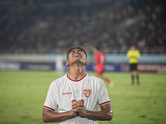 Indonesia memastikan ke semifinal Piala AFF U-16 2024. Kemenangan telak 6-1 atas Laos mengantar timnas U-16 jadi juara Grup A. Indonesia menghadapi Laos di Stadion Manahan, Solo, Kamis (27/6/2024) malam WIB. ANTARA FOTO/Mohammad Ayudha/foc.