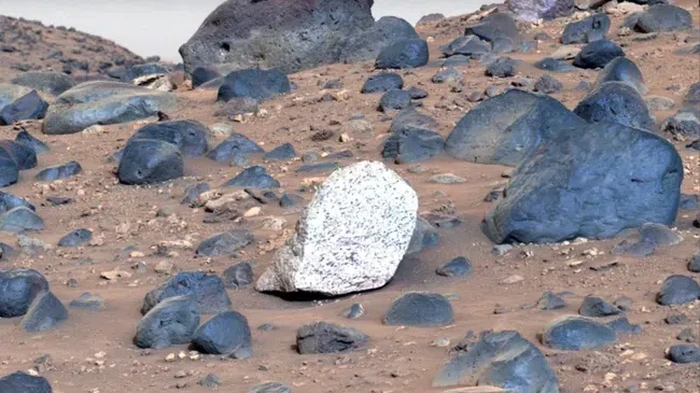 Batu berwarna yang ditemukan NASA di Mars