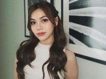 Frislly Herlind Berduka Kehilangan Cinta Pertama, Ayahnya Meninggal Dunia