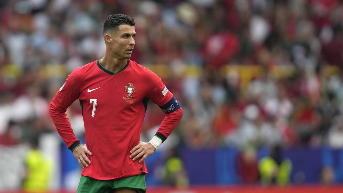 Cristiano Ronaldo belum bikin gol di Euro 2024. (Foto: Darko Vojinovic/AP)