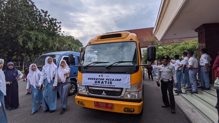 Dishub Bojonegoro Kenalkan Angkutan pelajar gratis kepada pelajar