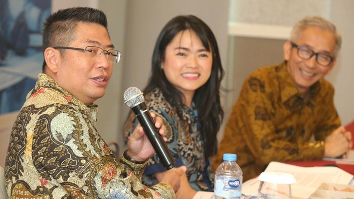 Fokus Tingkatkan Investasi Genjot Performa Bisnis PALM berencana fokus meningkatkan kegiatan investasi di 3 sektor utama yaitu sumber daya alam; teknologi, media dan telekomunikasi; serta logistik.