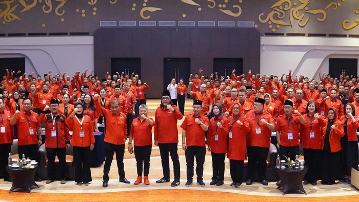 Hasil Rakerda PDIP Jabar, Mandatkan Ono Surono Jadi Cagub 2024
