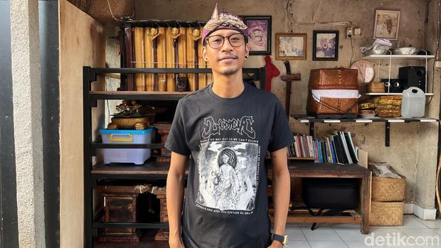 I Komang Trisandya Saputra atau yang lebih dikenal dengan nama Nyoman Monot saat ditemui di kediamannya di Jimbaran, Kuta Selatan, Badung, Bali.