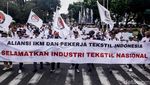 Aksi Pekerja Tekstil Tolak Kebijakan Impor yang Pro Asing