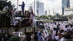 Aksi Pekerja Tekstil Tolak Kebijakan Impor yang Pro Asing