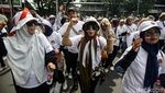 Aksi Pekerja Tekstil Tolak Kebijakan Impor yang Pro Asing