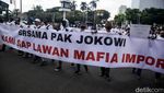 Aksi Pekerja Tekstil Tolak Kebijakan Impor yang Pro Asing
