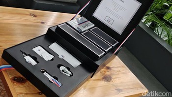 Di dalamnya Infinix memberikan banyak bonus menarik. Foto: Adi Fida Rahman/detikINET