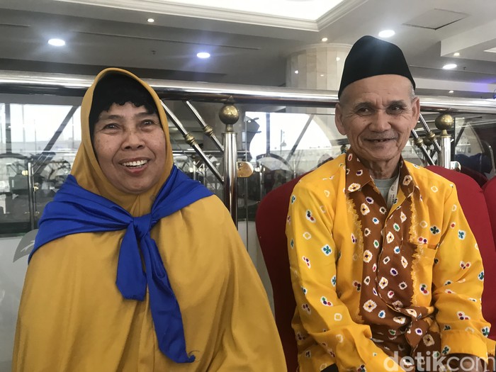 Jemaah Pasutri (Sarimin dan Rasmini) asal OKU Timur Kloter PLM-10