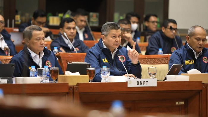Kepala BNPT Komjen Pol Rycko Amelza Dahniel mengahadiri rapat kerja BNPT bersama Komisi III DPR RI di Gedung DPR RI Jakarta.