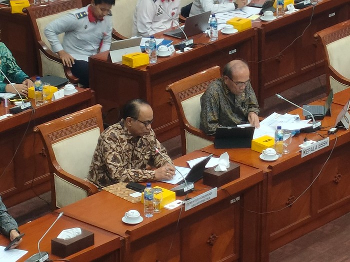 Kepala BSSN (kanan) dan Menkominfo (Kiri)