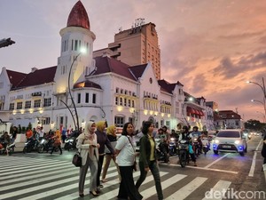 Soft Opening Kota Lama Surabaya Diramaikan Pertunjukan Teatrikal