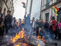 Mencekam! Warga Bolivia Bentrok dengan Tentara Melawan Kudeta