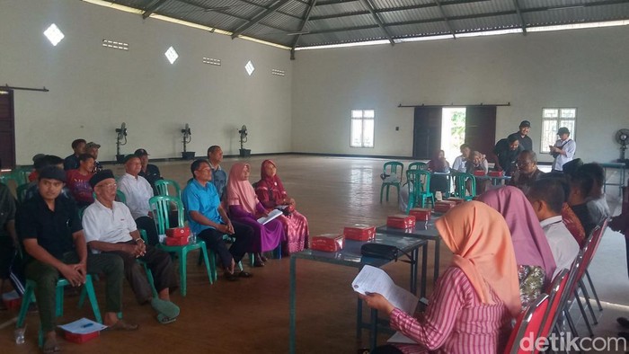 Musyawarah kesepakatan pemindahan makam Dusun Bladon, Desa Pepe, Ngawen, Klaten, Kamis (27/6/2024).