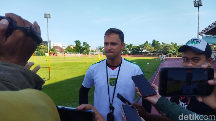 Pelatih Persebaya Paul Munster